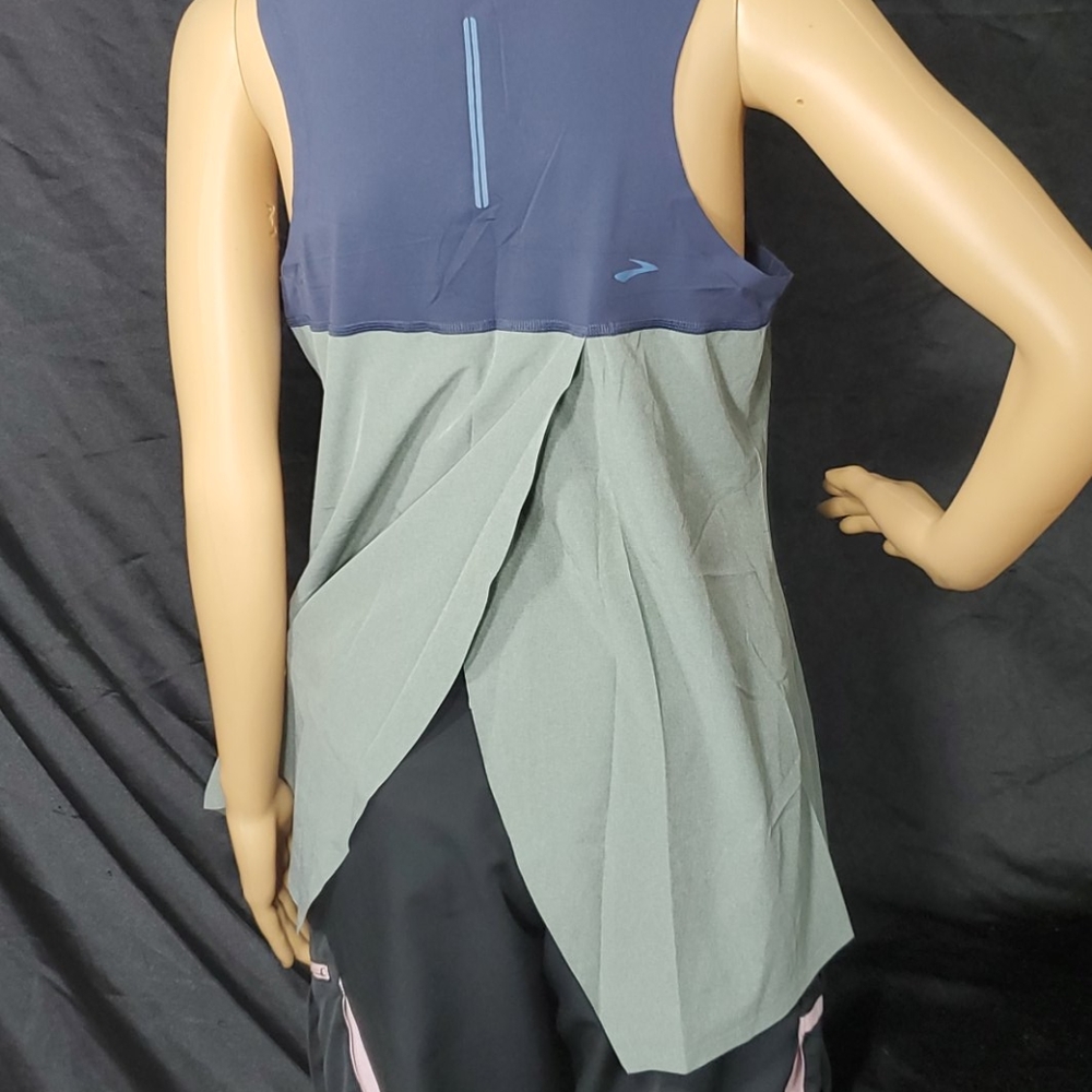 (NWOT) Brooks Workout Top - Picture 6 of 8
